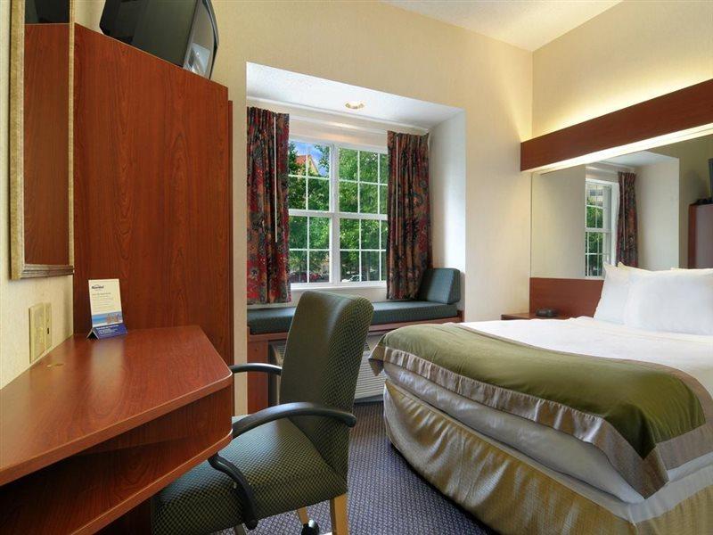 Microtel Inn & Suites By Wyndham Perimeter Center Санди Спрингс Екстериор снимка
