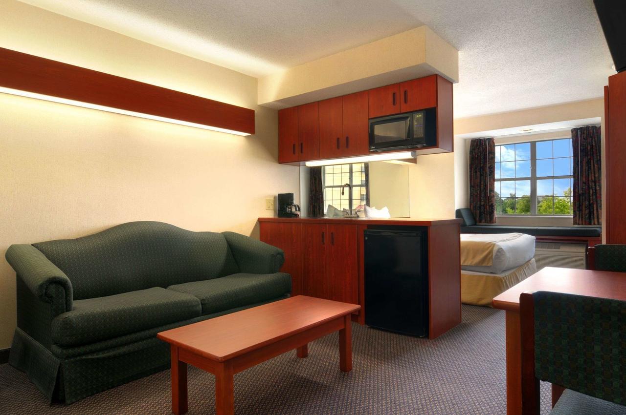 Microtel Inn & Suites By Wyndham Perimeter Center Санди Спрингс Екстериор снимка