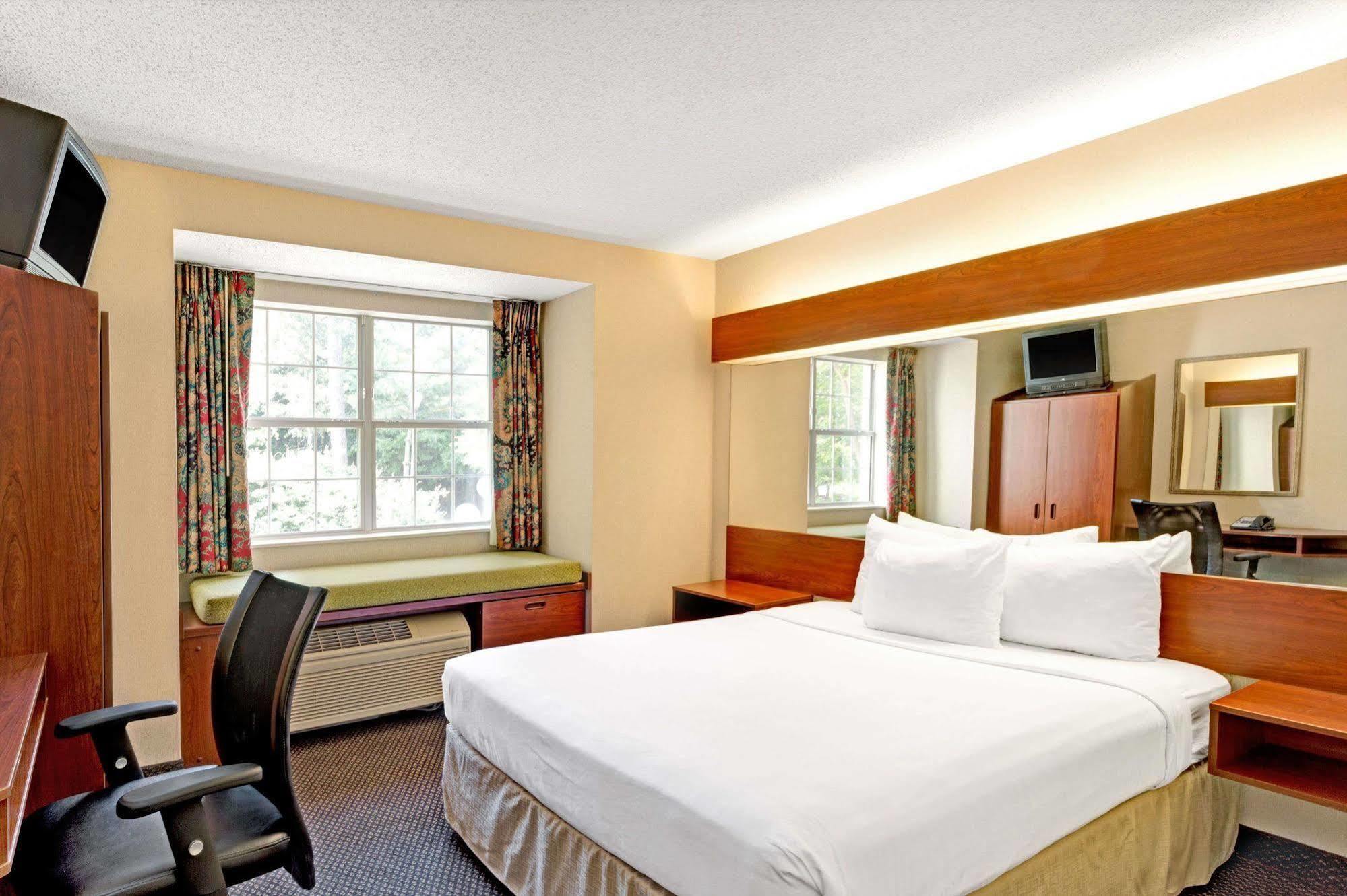 Microtel Inn & Suites By Wyndham Perimeter Center Санди Спрингс Екстериор снимка
